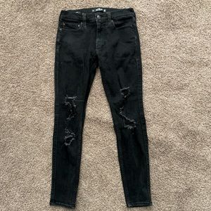 Black distressed skinny jeans